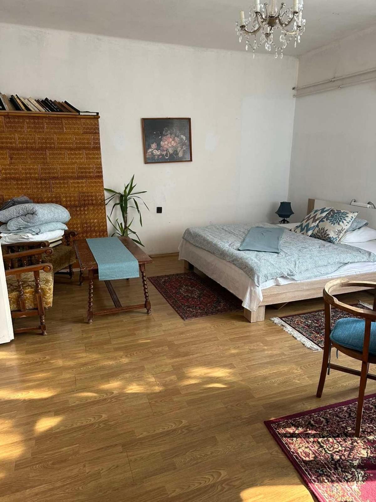 Grany'S Retro Guesthouse Near Budapest Airport Vecses Exterior photo